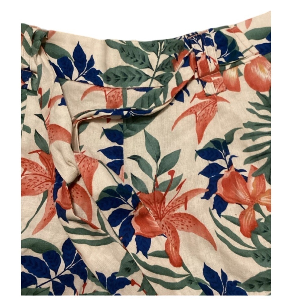 C & C California Linen Blend Floral Print Belted Pull On Shorts NWT Size 6 - Picture 3 of 9